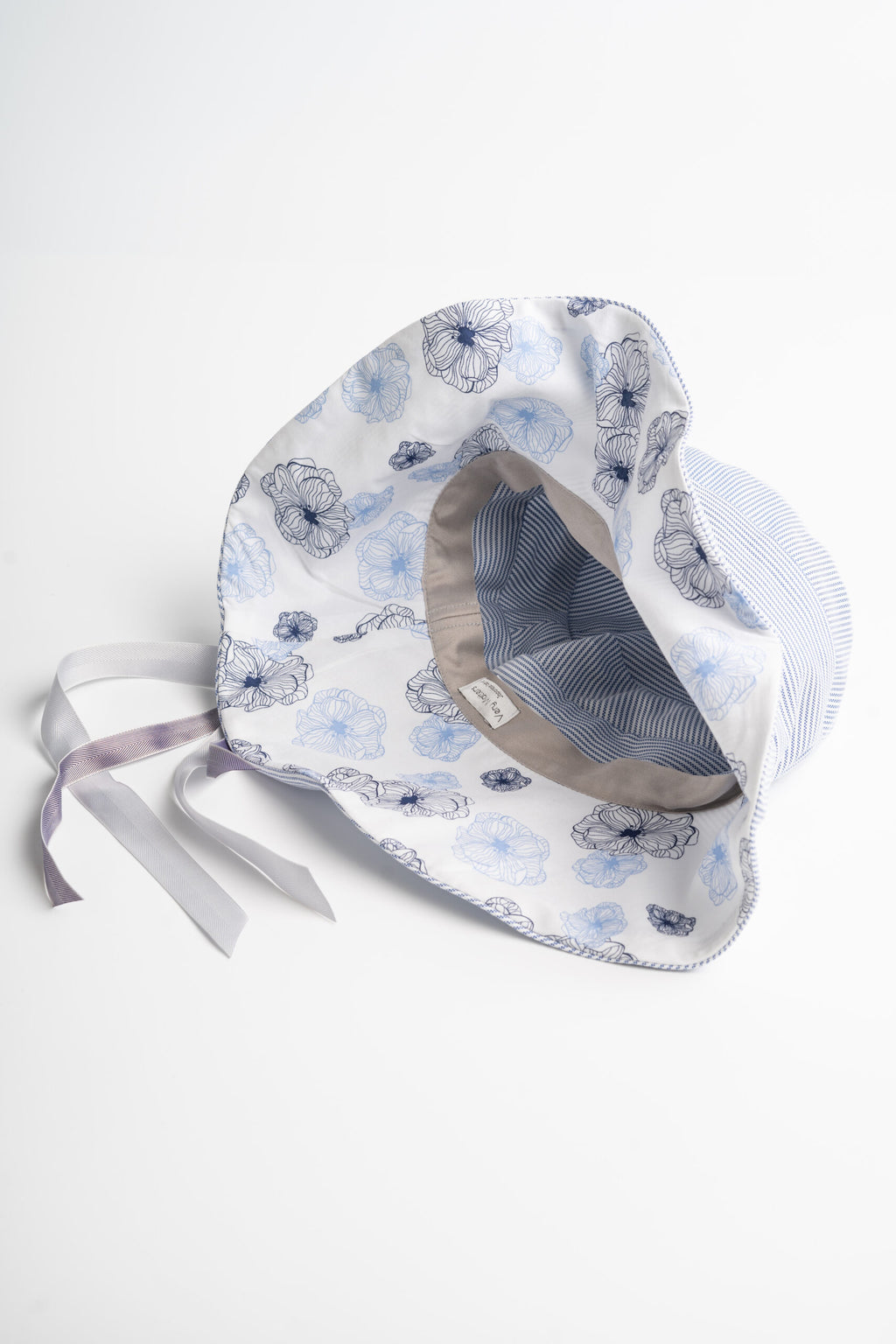 Very_Matters_Timeless_Classic_Hat_White_strip_Pattern_inner