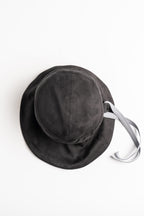 Very_Matters_Timeless_Light_Hat_Black_White_strip_topview
