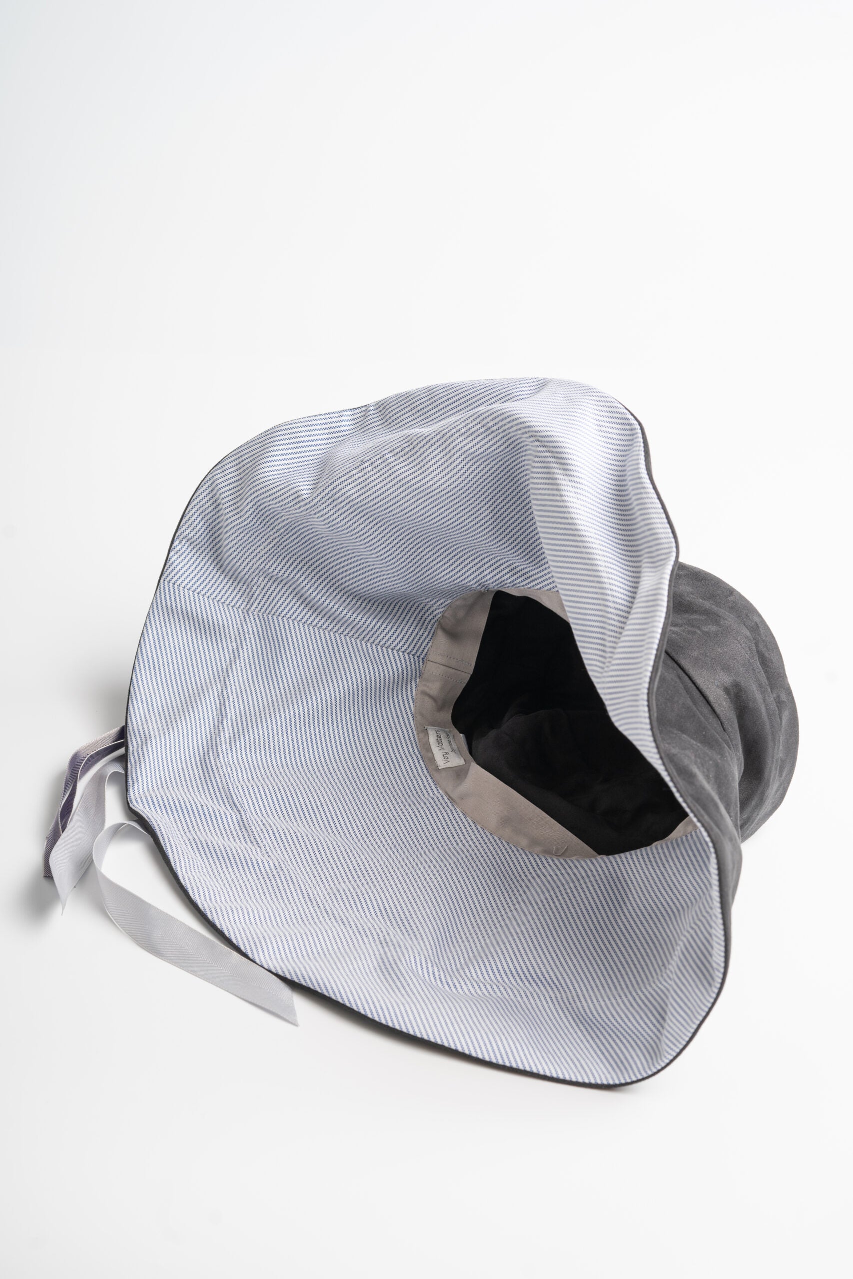 Very_Matters_Timeless_Strengthen_Hat_Black_White_stripe_inner