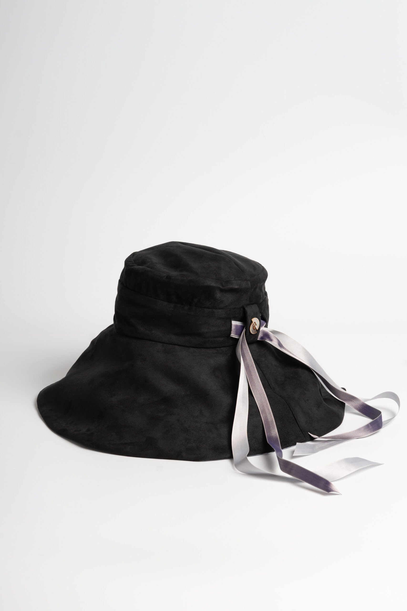 Very_Matters_Timeless_Strengthen_Hat_Black_White_stripe_sideview