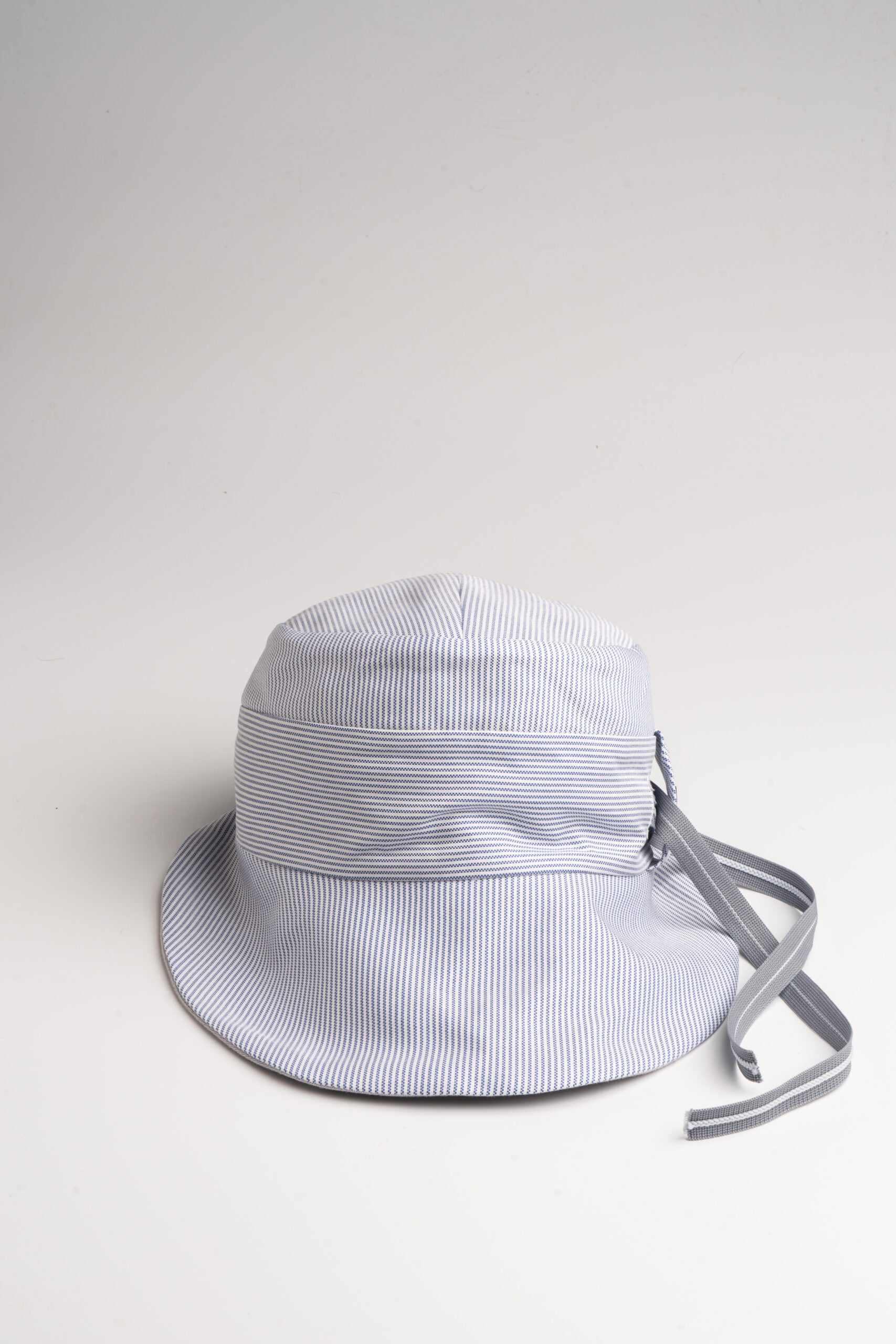 VM Timeless Light – White strip x Light Maroon